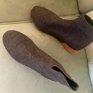 Dr. Scholl's Dark Gray Ankle Booties